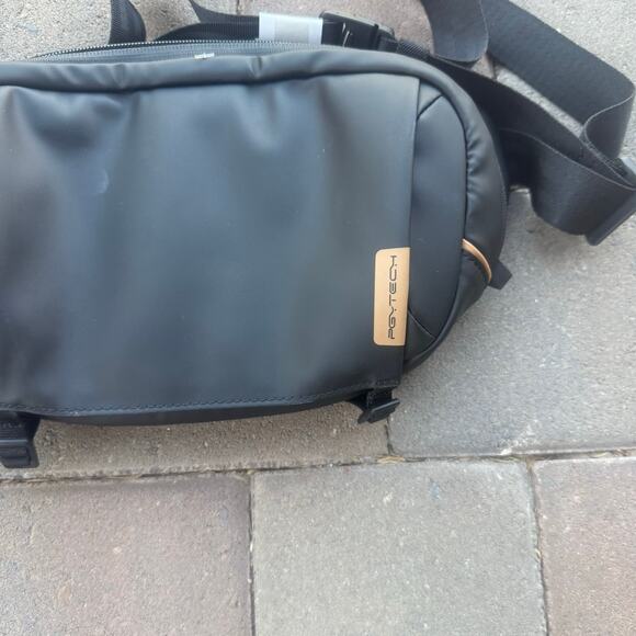 PGYTECH OneGo Solo Camera Sling Bag, 3L Crossbody Fanny Pack - Picture 9 of 12